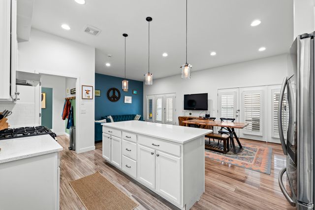 10243 S SILVER MINE RD, South Jordan, UT 84009