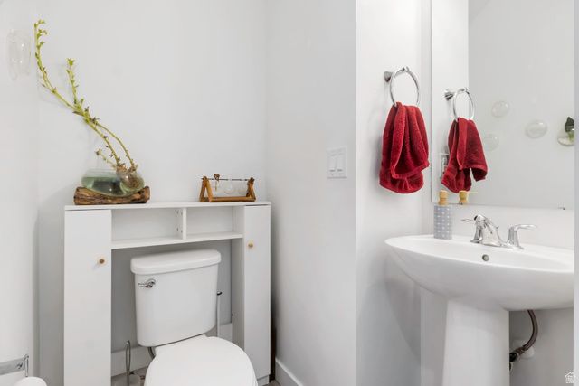 5522 W BURNTSIDE AVE, South Jordan, UT 84009