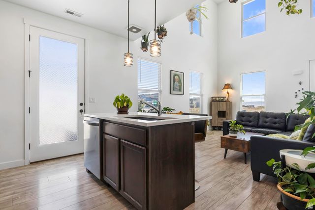 5522 W BURNTSIDE AVE, South Jordan, UT 84009