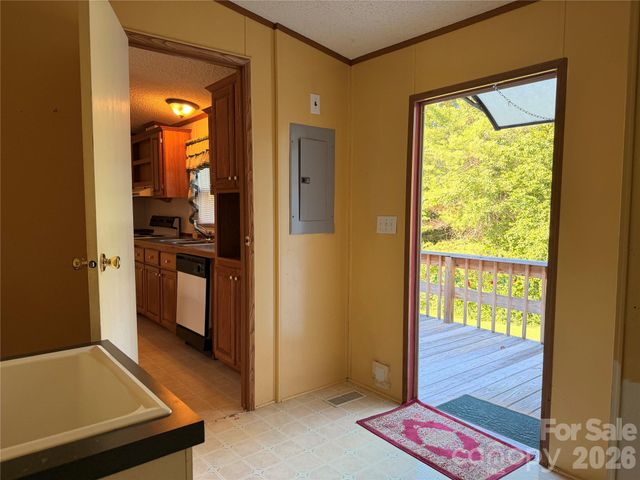 4851 Mounira Avenue, Hickory, NC 28602