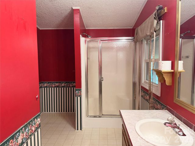 4851 Mounira Avenue, Hickory, NC 28602
