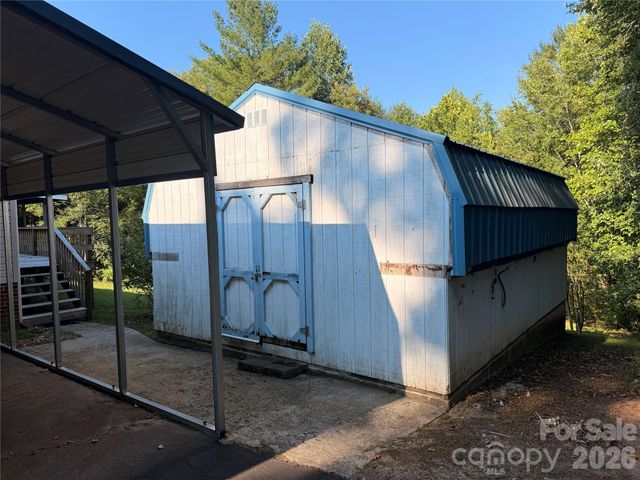 4851 Mounira Avenue, Hickory, NC 28602