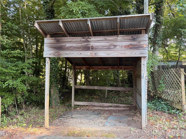4851 Mounira Avenue, Hickory, NC 28602