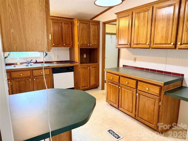 4851 Mounira Avenue, Hickory, NC 28602
