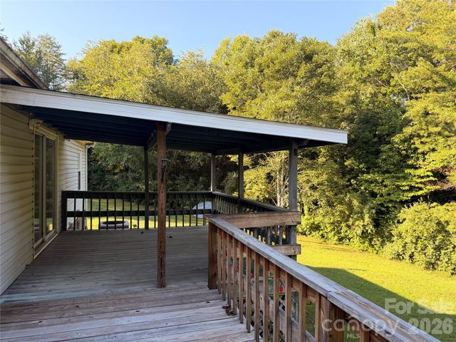 4851 Mounira Avenue, Hickory, NC 28602