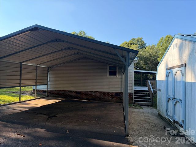 4851 Mounira Avenue, Hickory, NC 28602