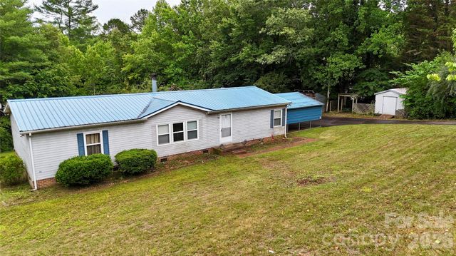 4851 Mounira Avenue, Hickory, NC 28602