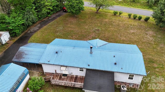 4851 Mounira Avenue, Hickory, NC 28602