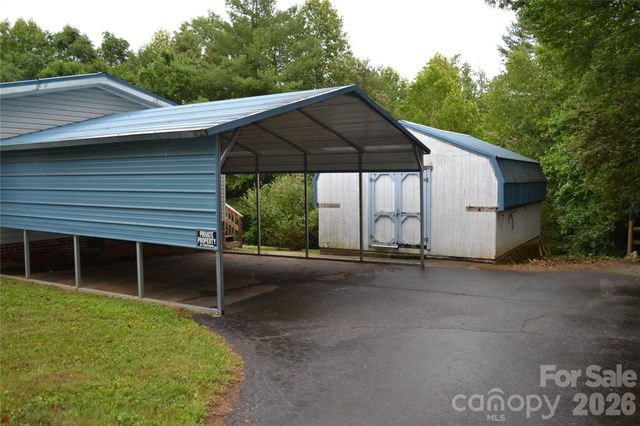 4851 Mounira Avenue, Hickory, NC 28602