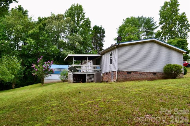 4851 Mounira Avenue, Hickory, NC 28602