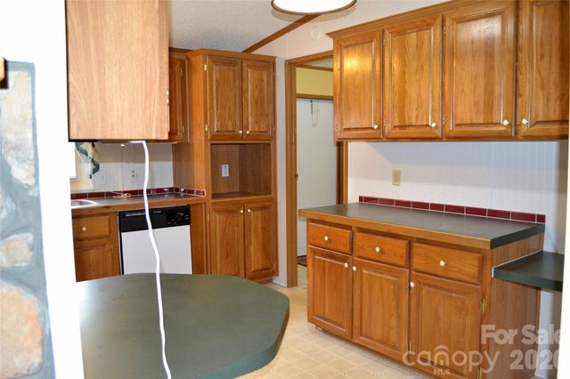 4851 Mounira Avenue, Hickory, NC 28602