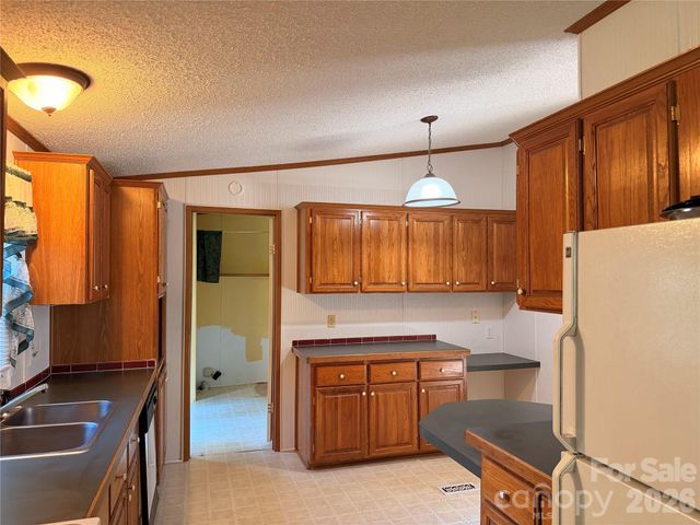 4851 Mounira Avenue, Hickory, NC 28602