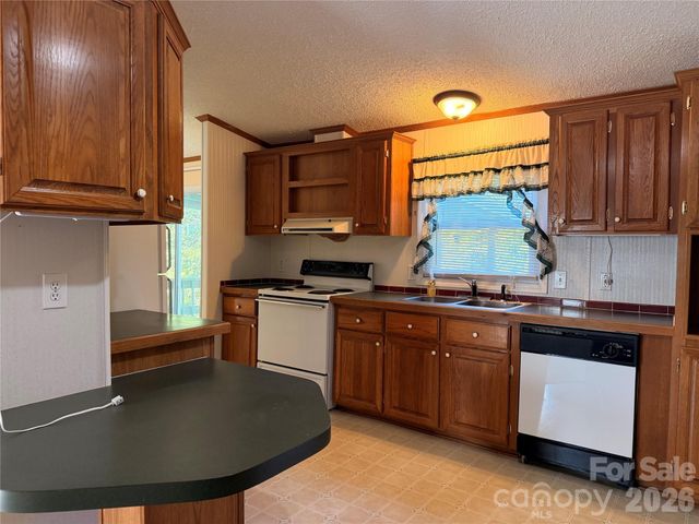 4851 Mounira Avenue, Hickory, NC 28602