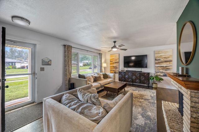 414 SE 6th Street, Ankeny, IA 50021