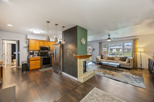 414 SE 6th Street, Ankeny, IA 50021