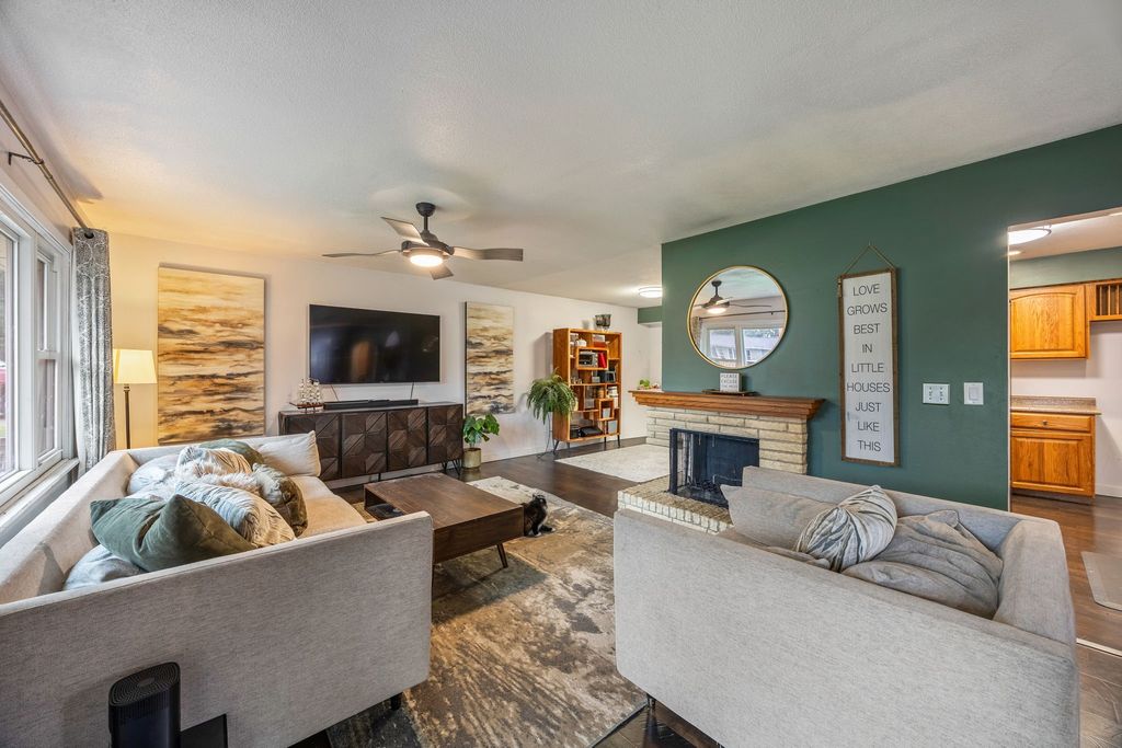 414 SE 6th Street, Ankeny, IA 50021