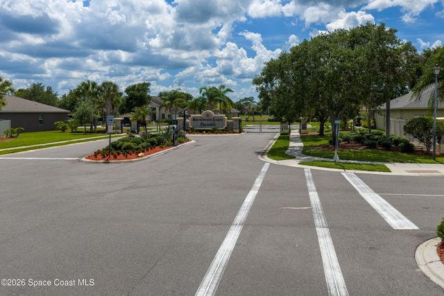 320 Wishing Well Circle SW, Palm Bay, FL 32908
