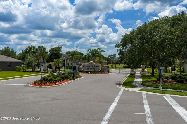 320 Wishing Well Circle SW, Palm Bay, FL 32908