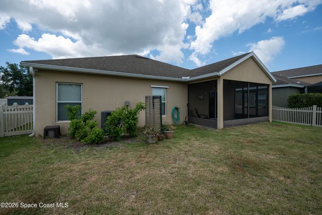320 Wishing Well Circle SW, Palm Bay, FL 32908