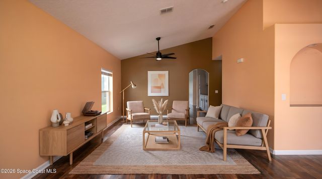 320 Wishing Well Circle SW, Palm Bay, FL 32908
