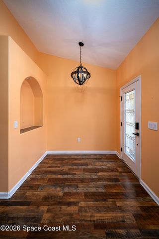 320 Wishing Well Circle SW, Palm Bay, FL 32908