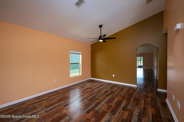 320 Wishing Well Circle SW, Palm Bay, FL 32908