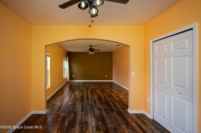 320 Wishing Well Circle SW, Palm Bay, FL 32908