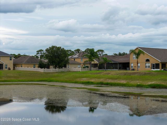 320 Wishing Well Circle SW, Palm Bay, FL 32908