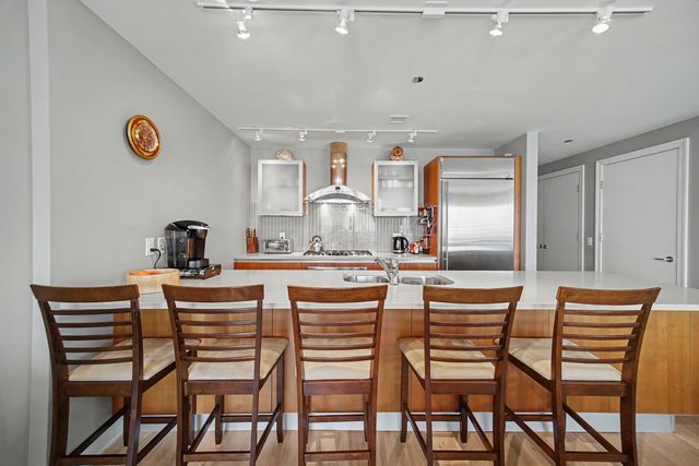 340 E RANDOLPH Street 4304, Chicago, IL 60601