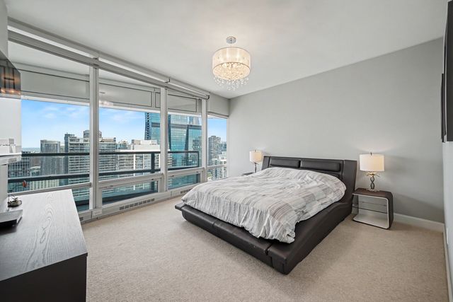 340 E RANDOLPH Street 4304, Chicago, IL 60601