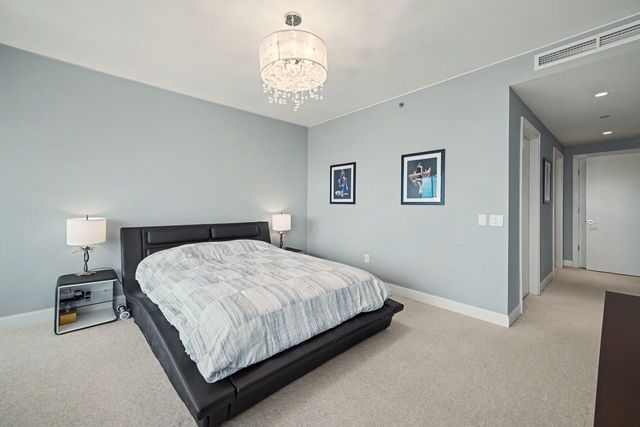 340 E RANDOLPH Street 4304, Chicago, IL 60601