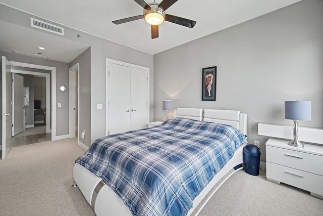 340 E RANDOLPH Street 4304, Chicago, IL 60601