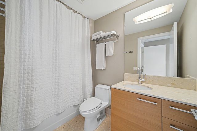 340 E RANDOLPH Street 4304, Chicago, IL 60601