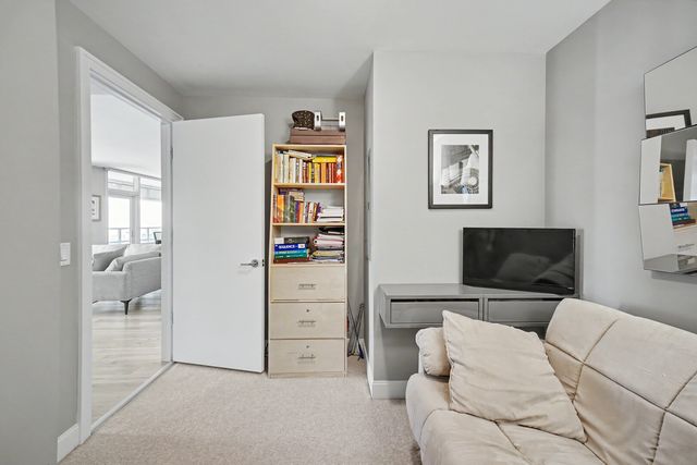340 E RANDOLPH Street 4304, Chicago, IL 60601