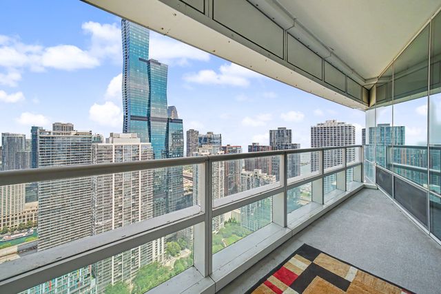 340 E RANDOLPH Street 4304, Chicago, IL 60601