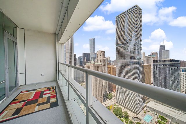 340 E RANDOLPH Street 4304, Chicago, IL 60601
