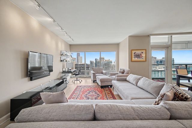 340 E RANDOLPH Street 4304, Chicago, IL 60601