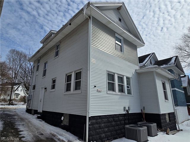 1268 Pondview Avenue, Akron, OH 44305