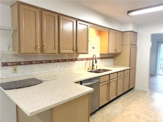 7813 Cross Creek Circle, Upper Macungie Twp, PA 18031