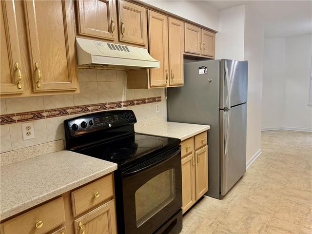 7813 Cross Creek Circle, Upper Macungie Twp, PA 18031