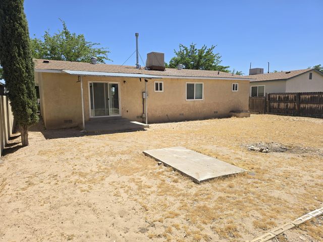 1337 Lucretia Street SW, Albuquerque, NM 87121