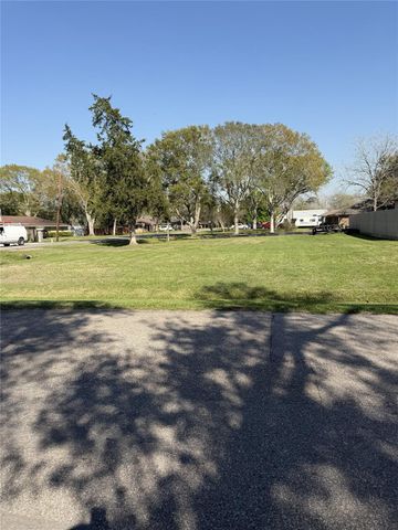 2719 West Street, Rosenberg, TX 77471