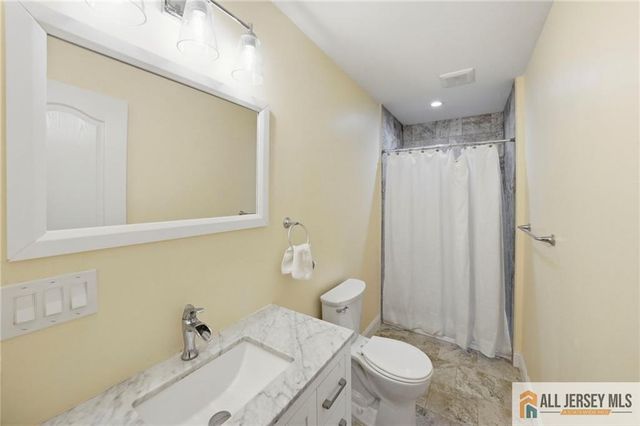 1084 Stelton Road, Piscataway, NJ 08854