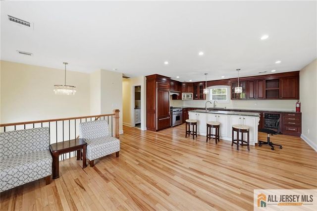 1084 Stelton Road, Piscataway, NJ 08854