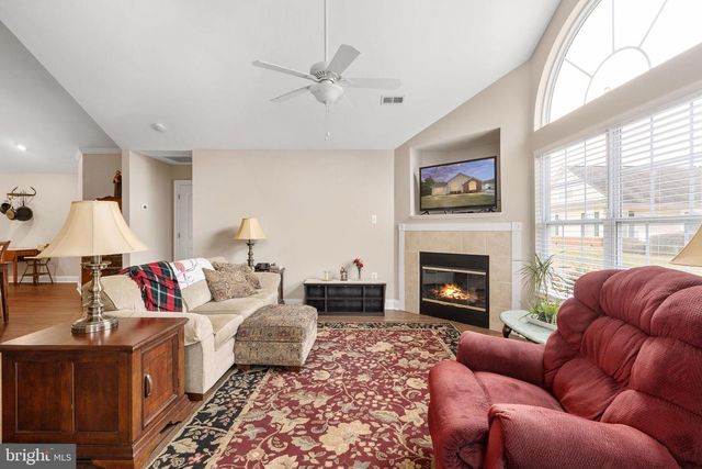 6357 AUTUMN LEAF CIR, Fredericksburg, VA 22407