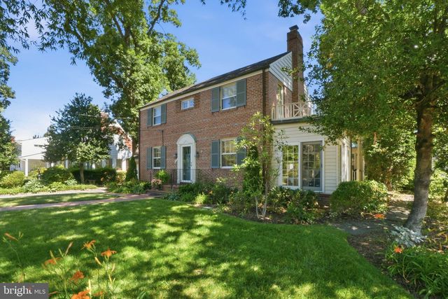 1251 S OAKCREST RD, Arlington, VA 22202