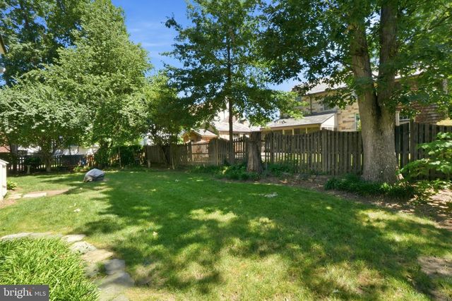 1251 S OAKCREST RD, Arlington, VA 22202