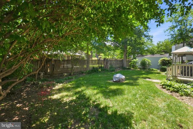 1251 S OAKCREST RD, Arlington, VA 22202