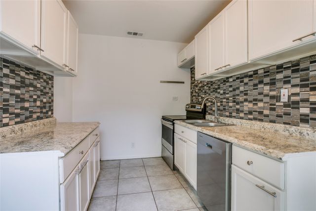 818 E Woodin Boulevard, Dallas, TX 75216