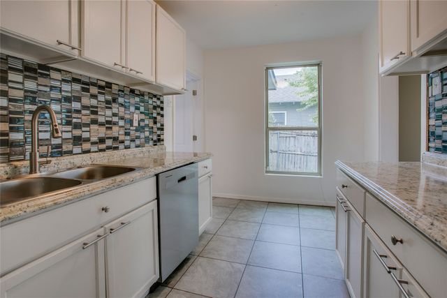 818 E Woodin Boulevard, Dallas, TX 75216